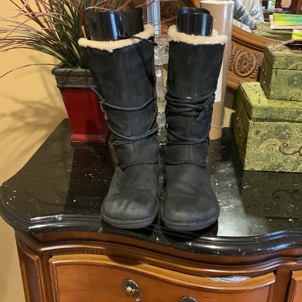 Black ugh boots